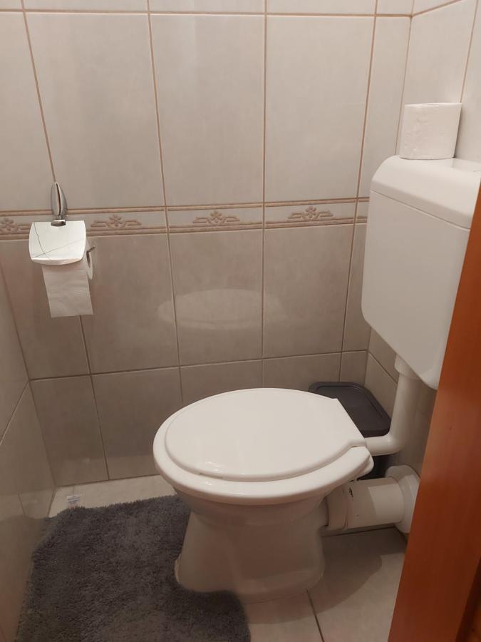 Lara Apartman Дебрецен Екстер'єр фото