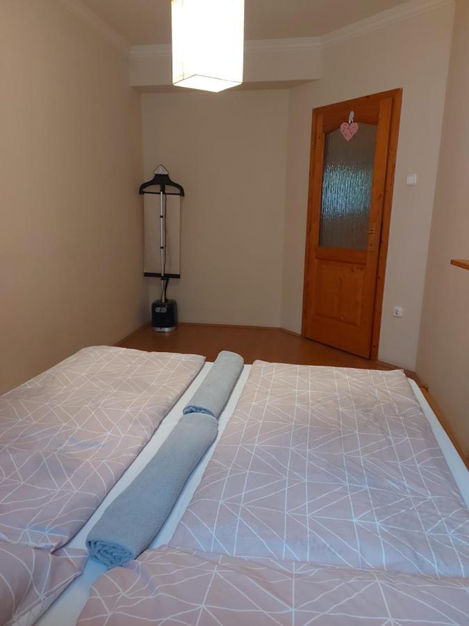 Lara Apartman Дебрецен Екстер'єр фото