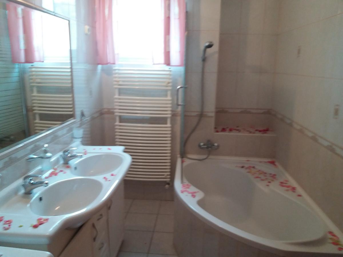 Lara Apartman Дебрецен Екстер'єр фото