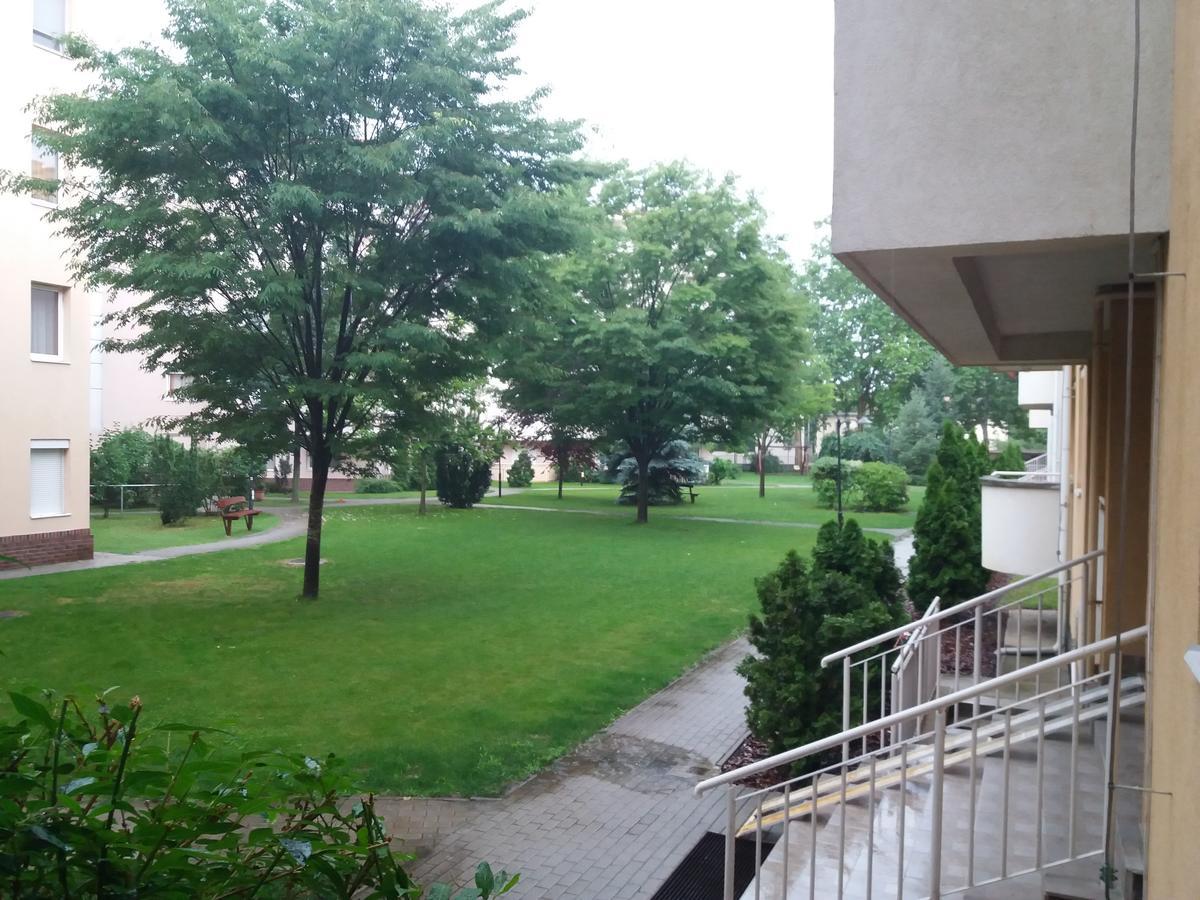 Lara Apartman Дебрецен Екстер'єр фото